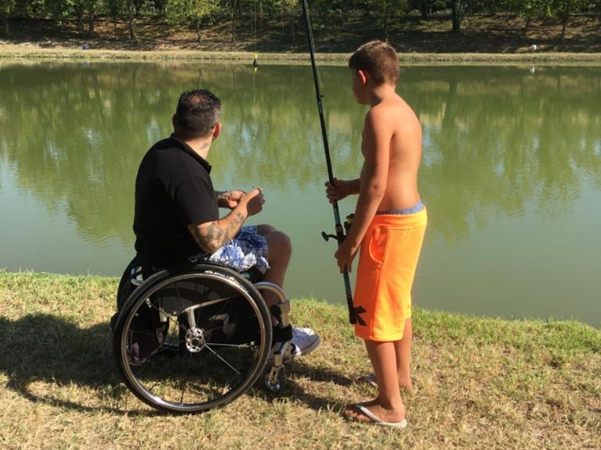 marito e figlio di Roberta a pesca 